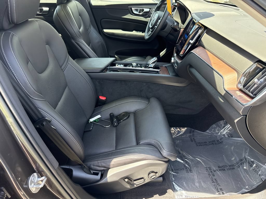 Used 2023 Volvo XC60 B5 Ultimate w/ Climate Package AWD/4WD image 12