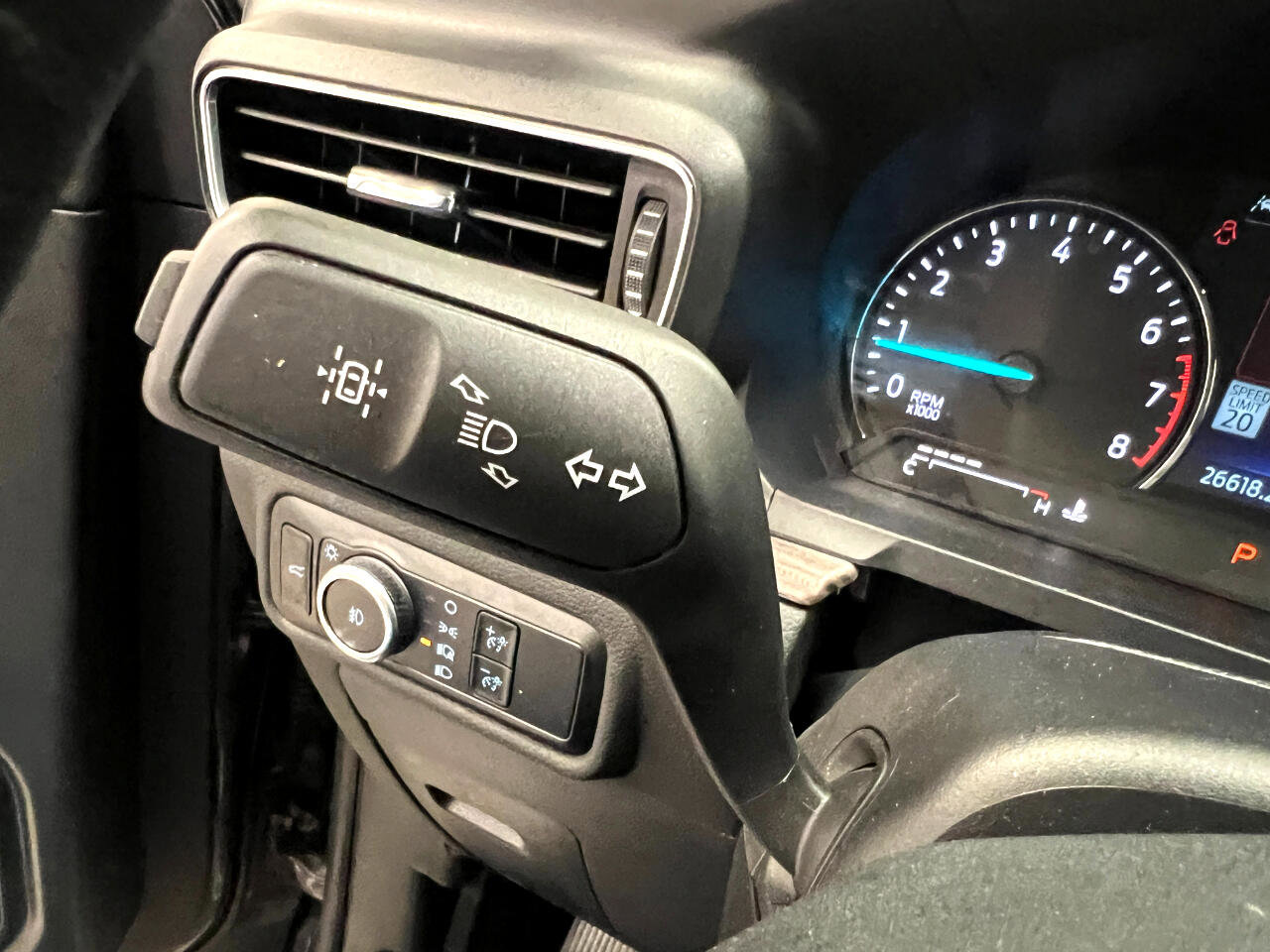 Used 2024 Ford Explorer Limited image 32