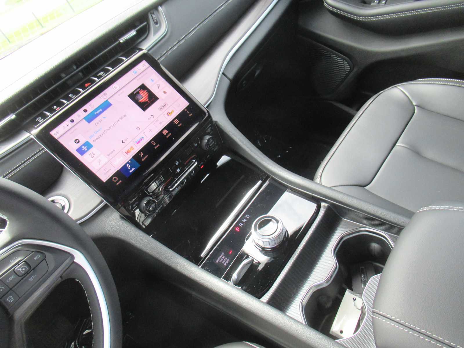 New 2025 Jeep Grand Cherokee L Limited w/ Trailer Tow Package image 29