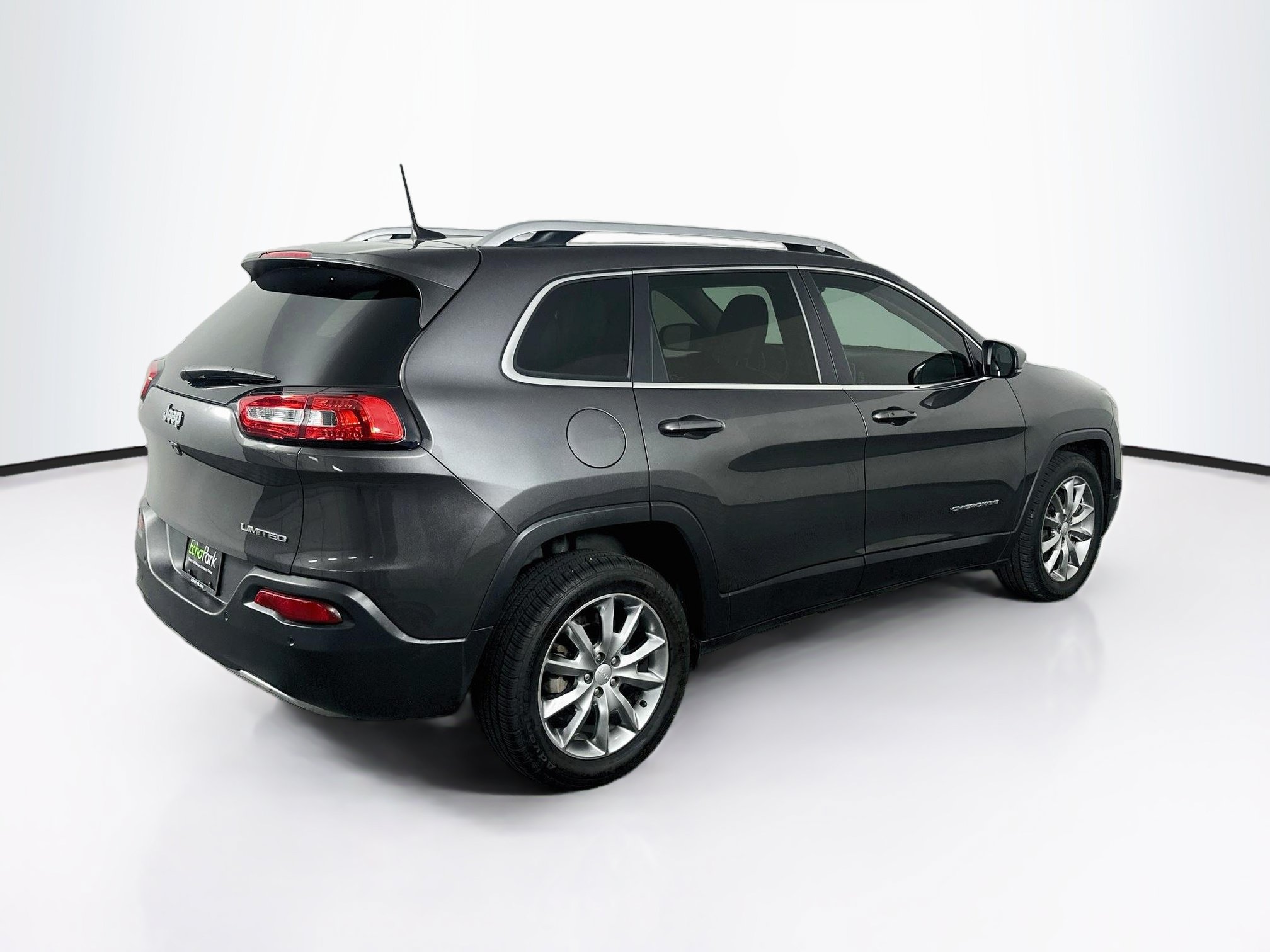 Used 2018 Jeep Cherokee Limited w/ Luxury Group FWD image 9