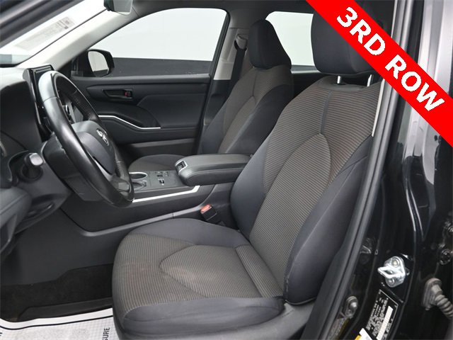 Used 2023 Toyota Highlander L image 11