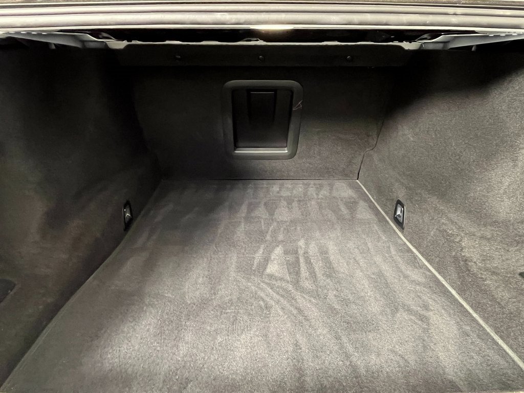 Certified 2022 BMW 750i xDrive w/ Executive Package image 19