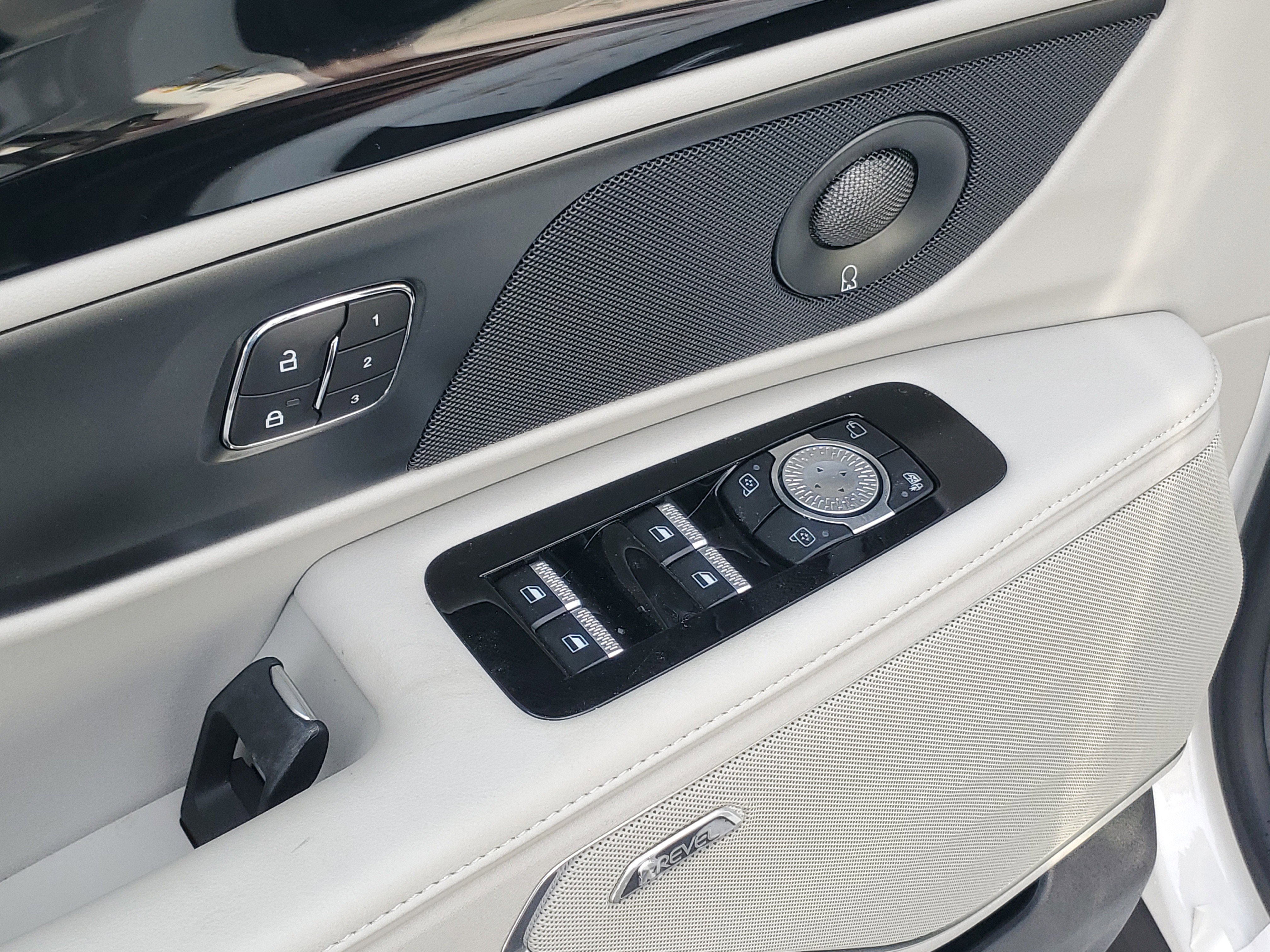 New 2026 Lincoln Nautilus Reserve image 9