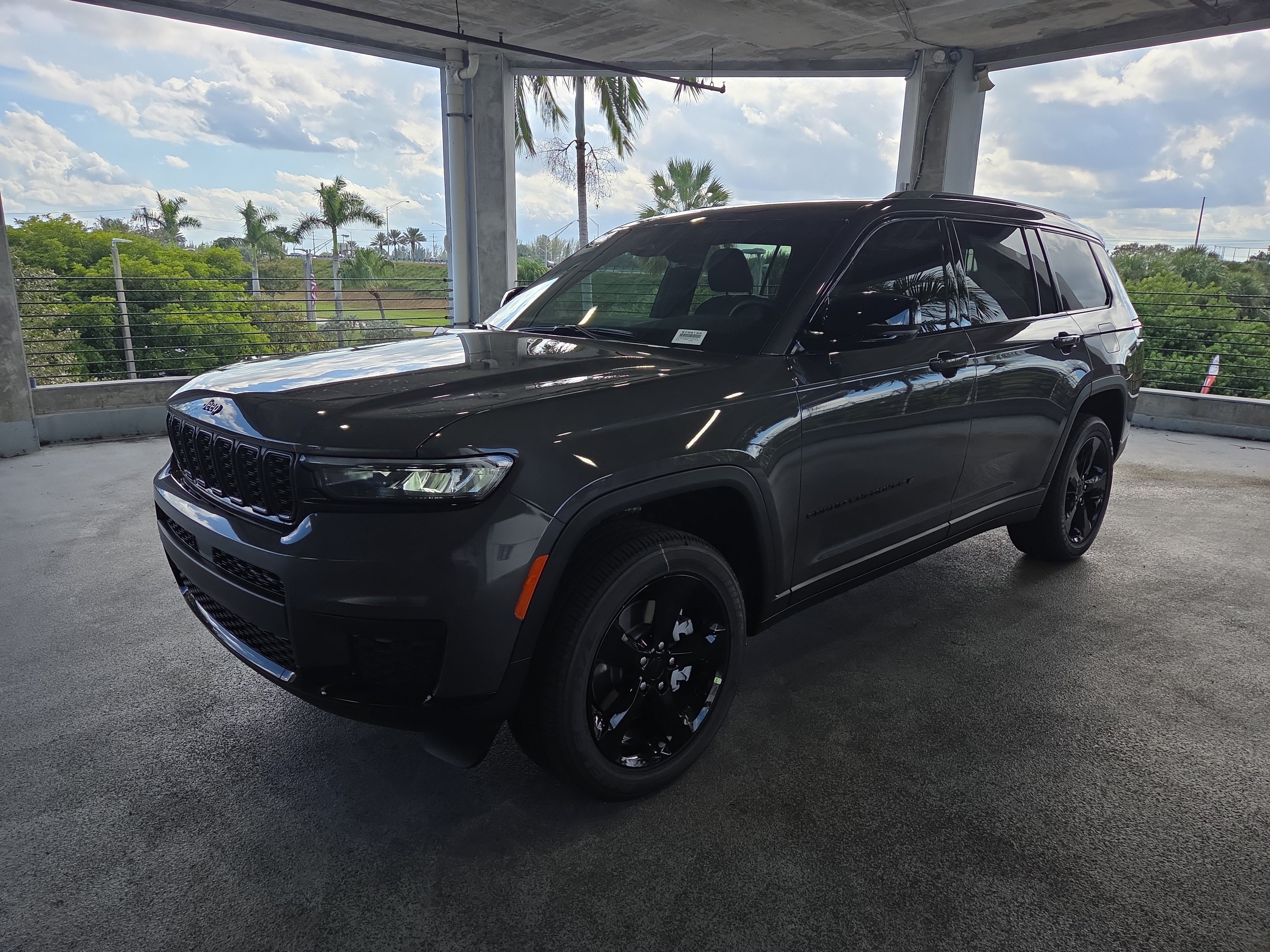 New 2025 Jeep Grand Cherokee L Altitude AWD/4WD image 9