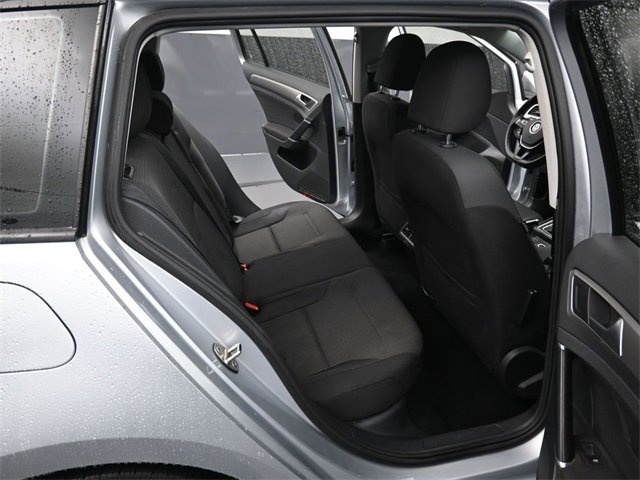 Used 2017 Volkswagen Golf S image 28