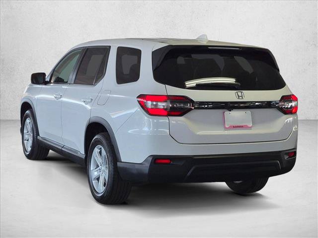 Used 2023 Honda Pilot LX image 8