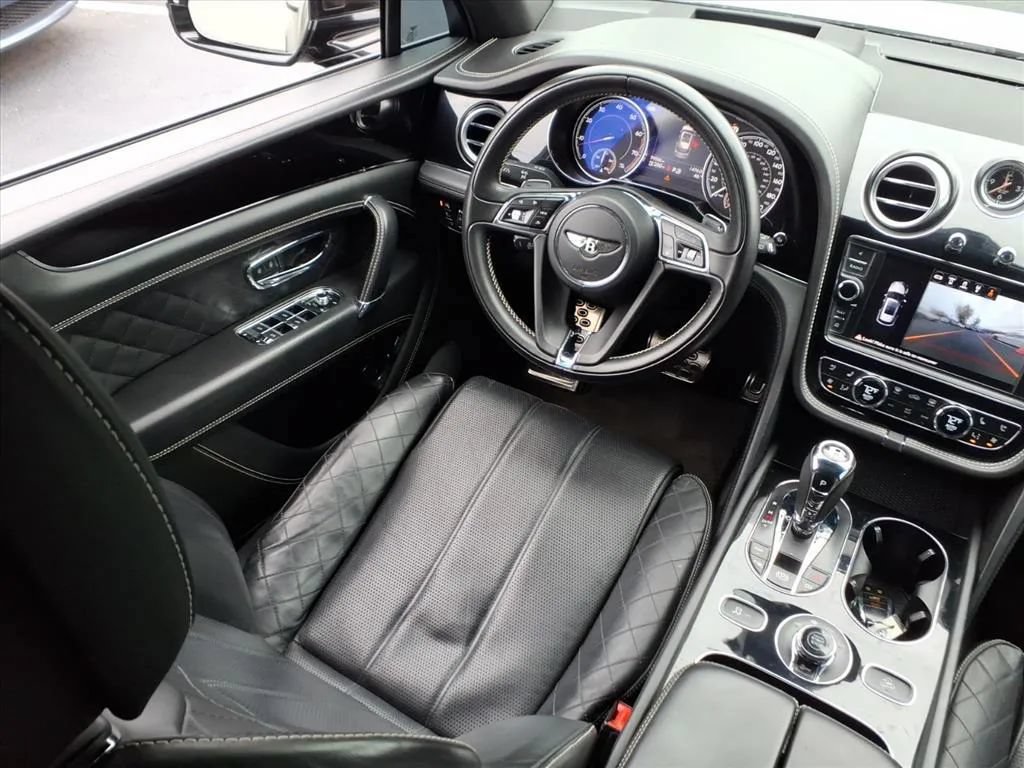 Used 2018 Bentley Bentayga AWD/4WD image 18