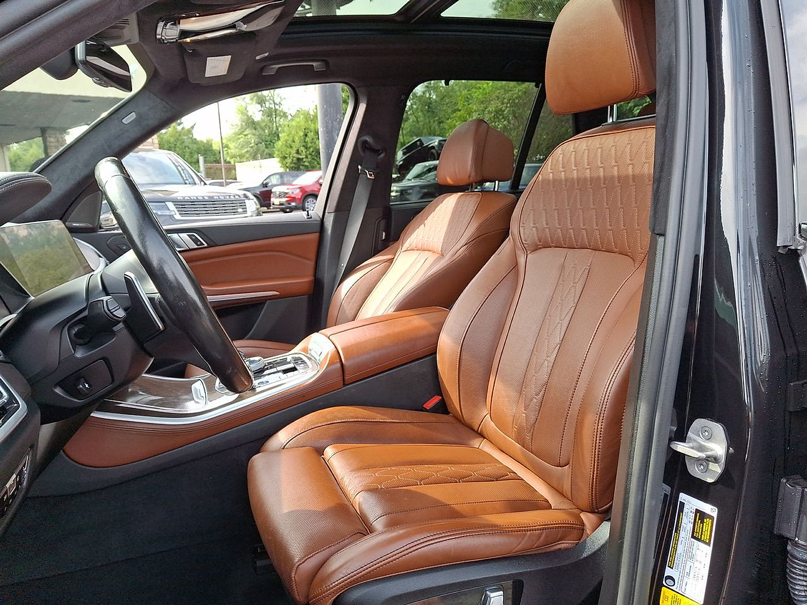 Used 2022 BMW X5 xDrive45e w/ M Sport Package AWD/4WD image 17
