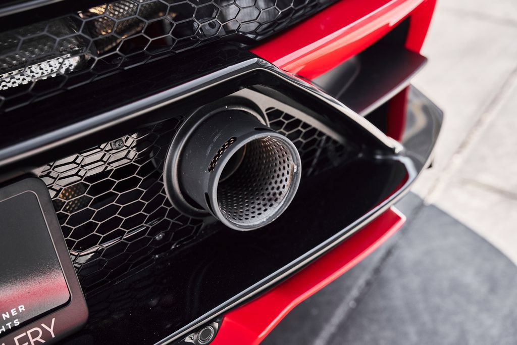 Used 2023 Lamborghini Huracan EVO RWD image 13