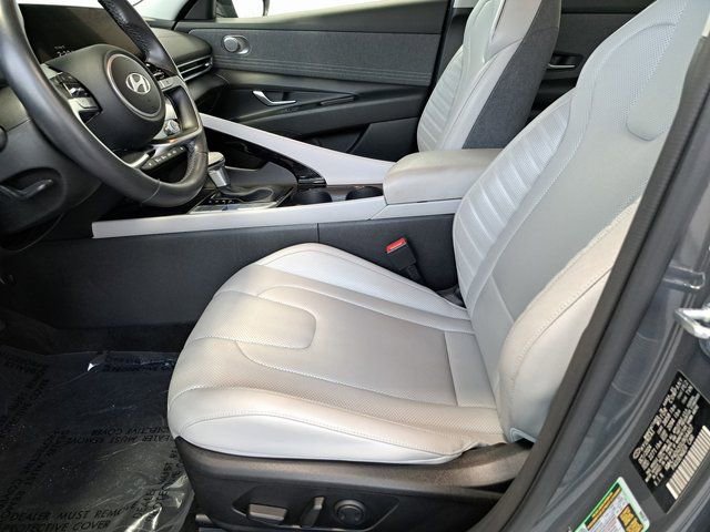 Used 2025 Hyundai Elantra Limited FWD image 23