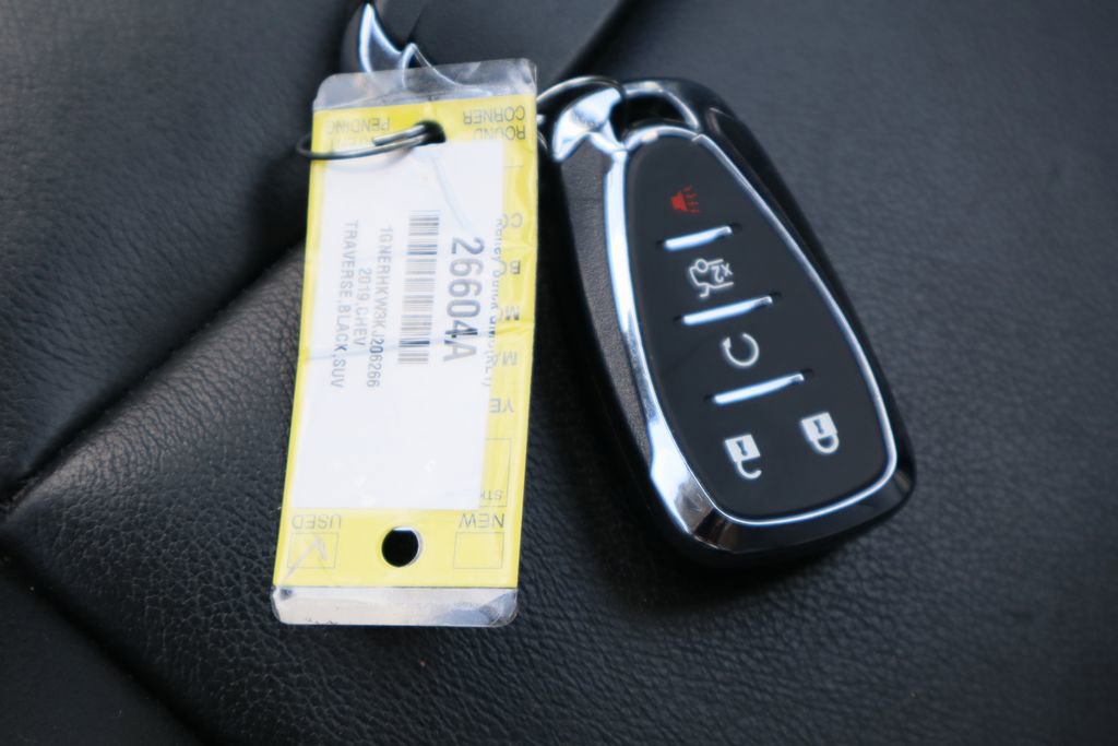 Used 2019 Chevrolet Traverse LT FWD image 34