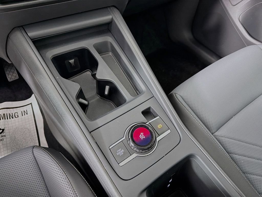 Used 2025 Volkswagen Tiguan SE image 18