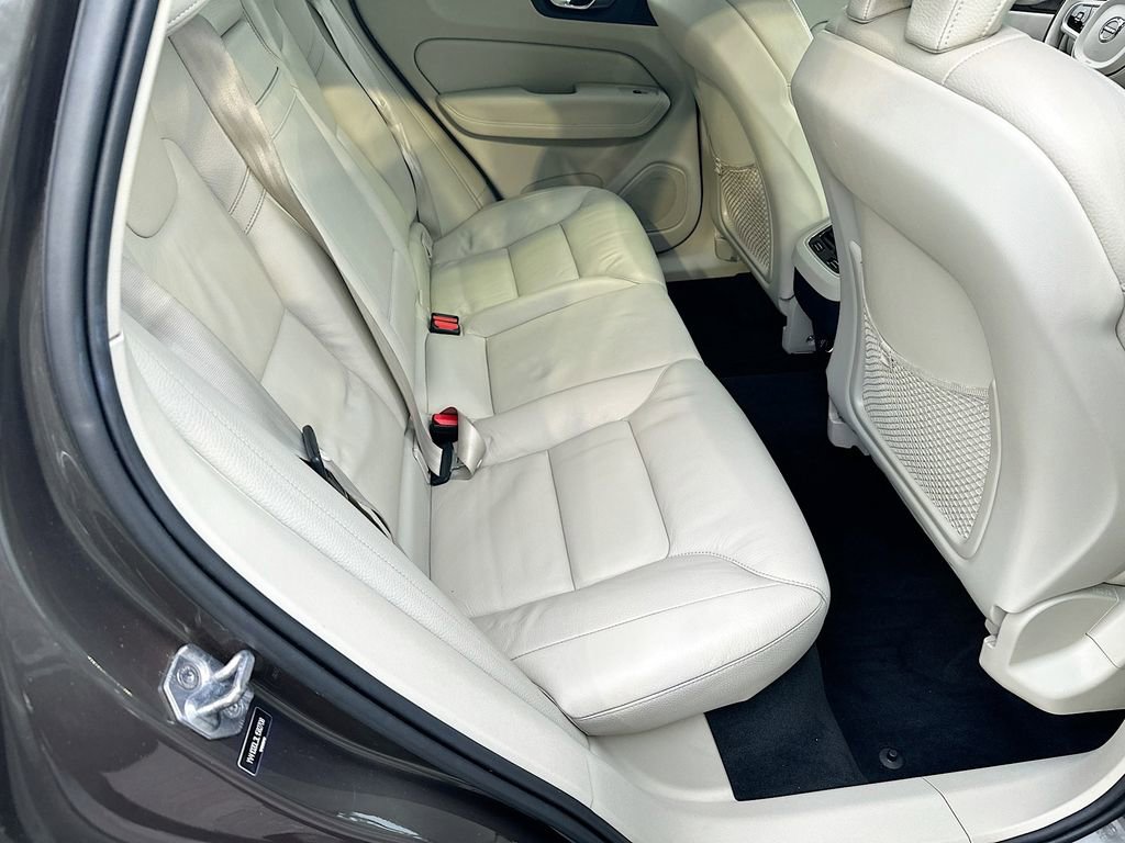 Used 2020 Volvo XC60 T5 Inscription w/ Protection Package Premier image 28