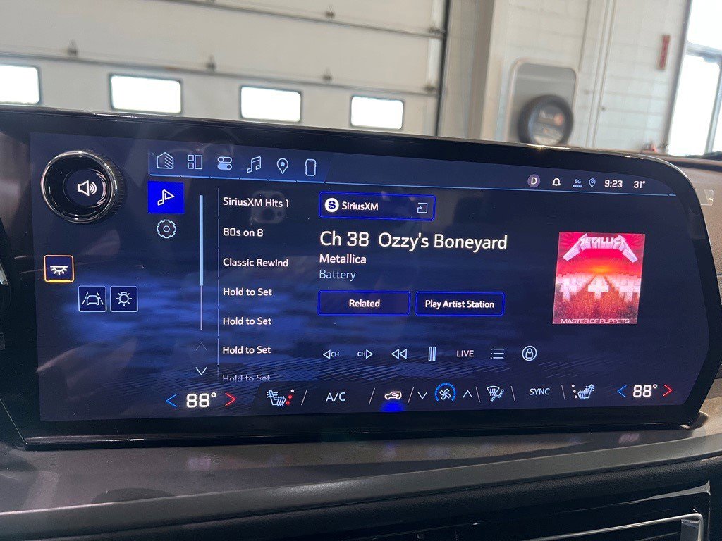 Certified 2026 Chevrolet Traverse LT w/ Sun and Wheel Package image 23