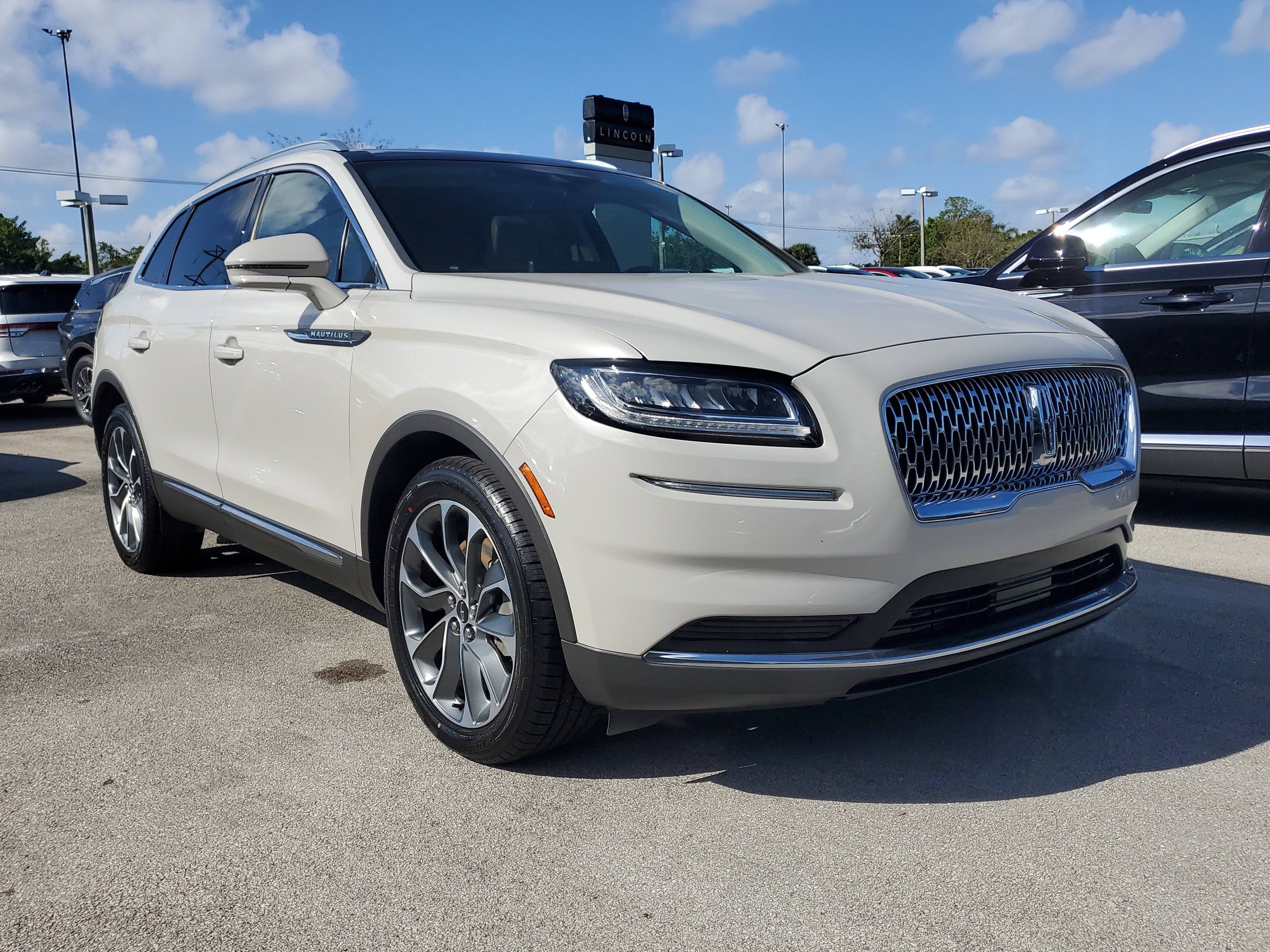 Certified 2022 Lincoln Nautilus Reserve image 25