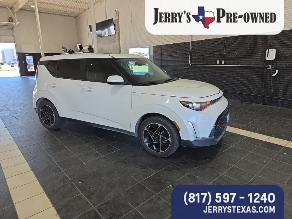 Used 2025 Kia Soul EX FWD image 2