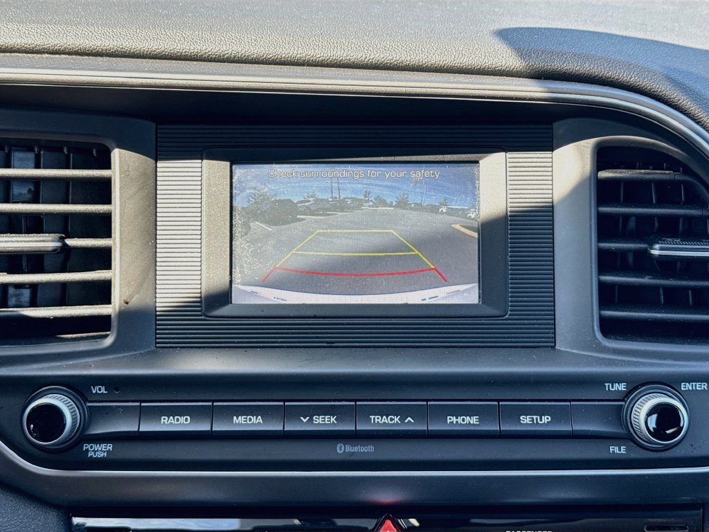 Used 2020 Hyundai Elantra SE w/ Cargo Package (C1) FWD image 18