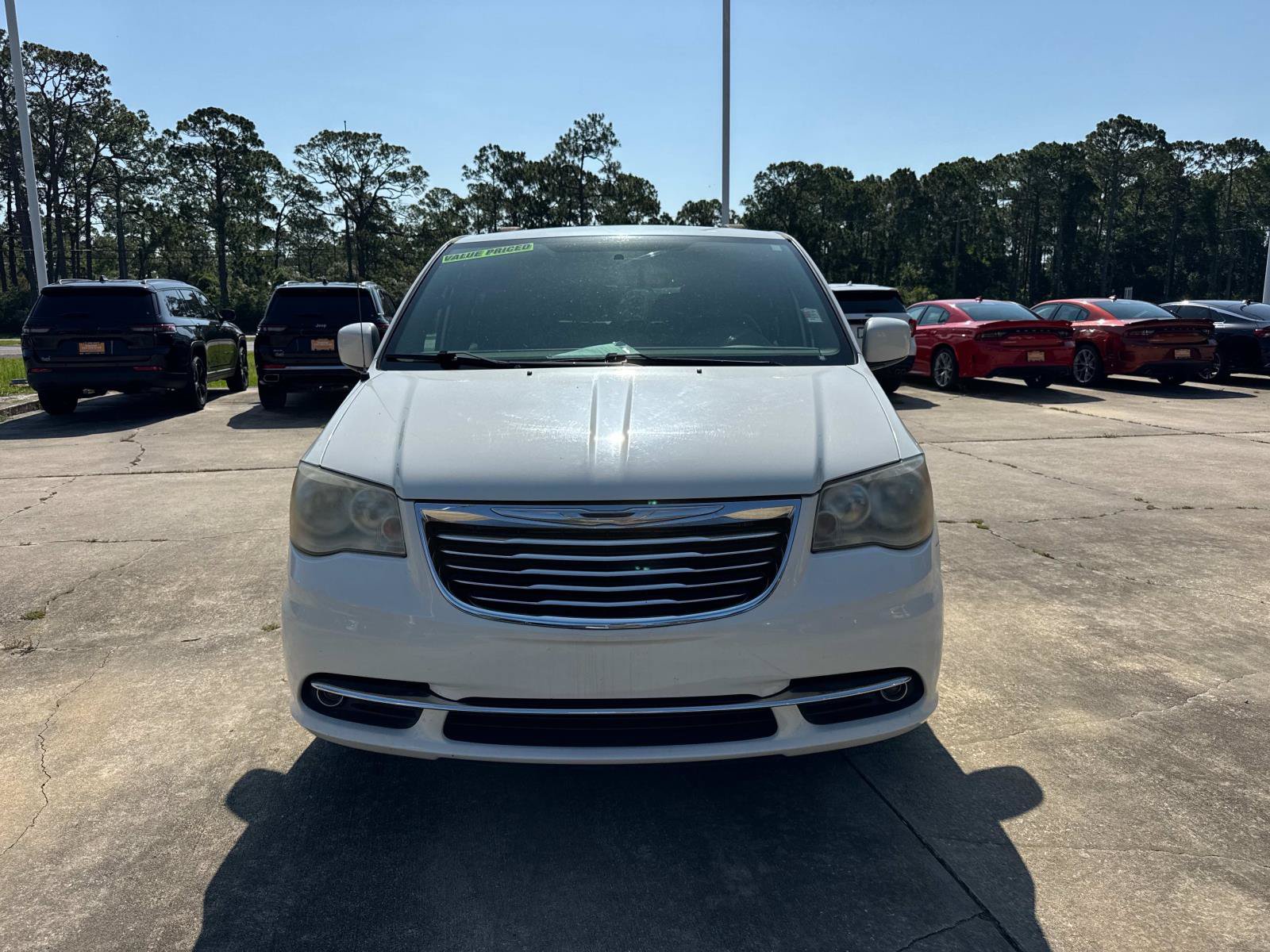 Used 2013 Chrysler Town & Country Touring FWD image 8
