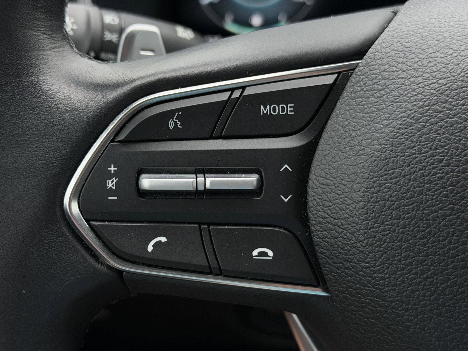 Used 2023 Hyundai Santa Fe Limited AWD/4WD image 17