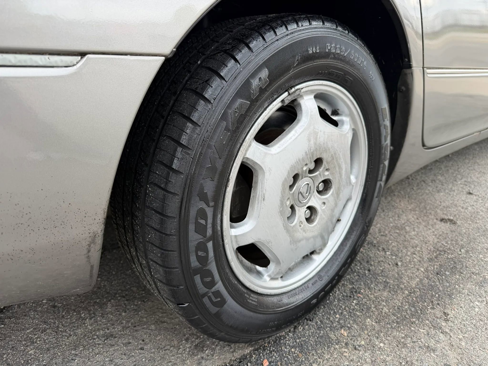 Used 2002 Lexus LS 430 RWD image 27