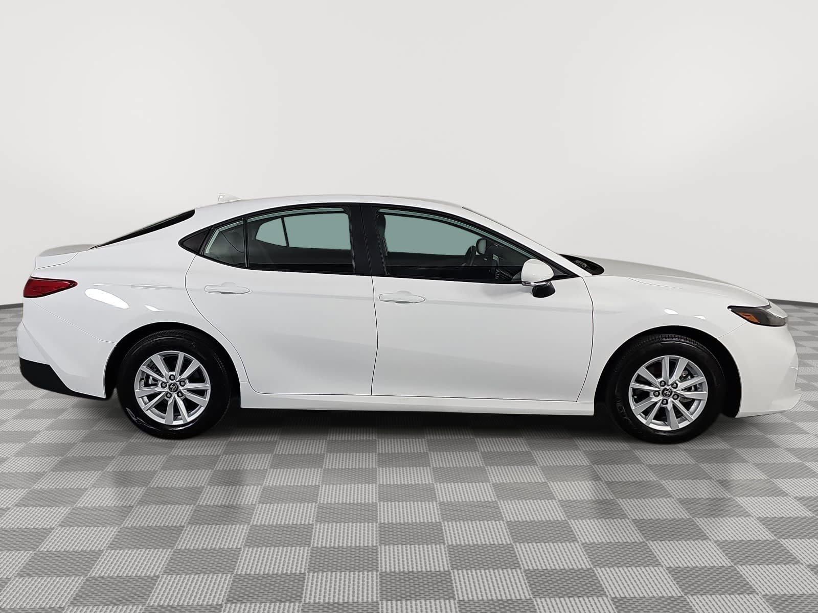 Used 2026 Toyota Camry LE FWD image 9