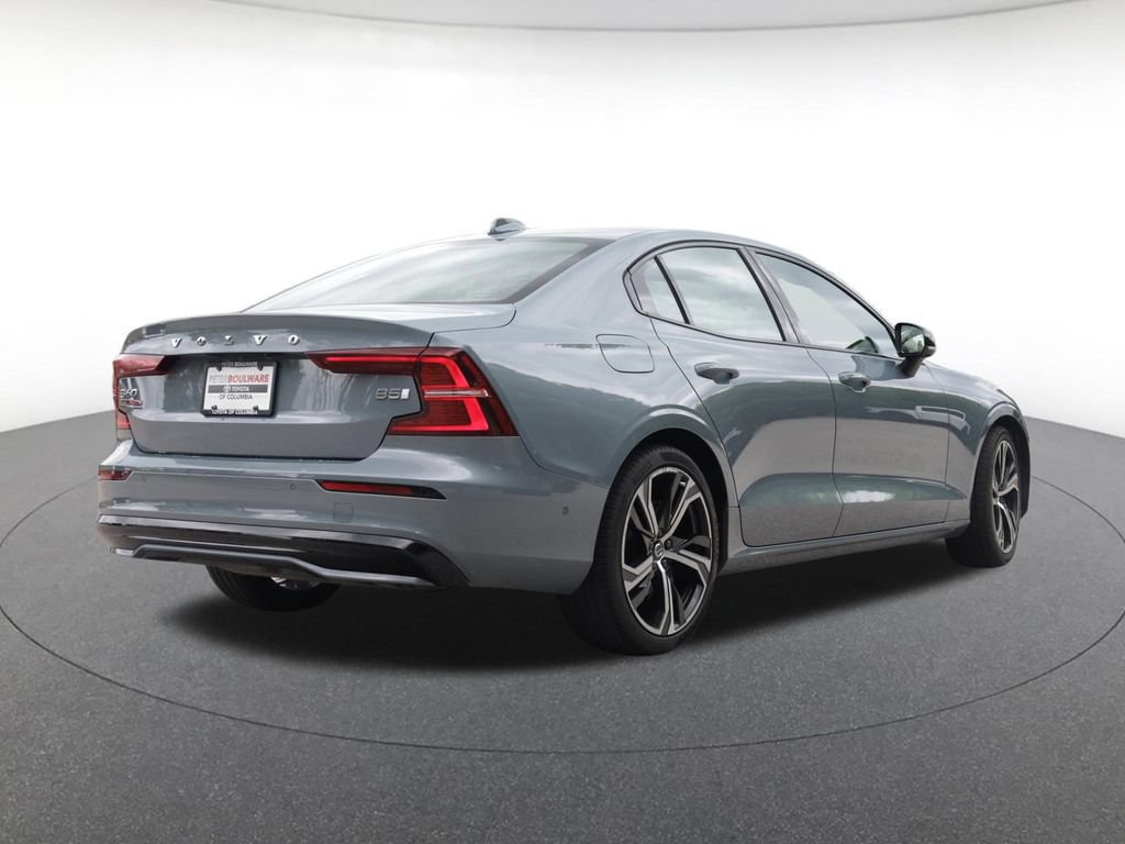 Used 2023 Volvo S60 B5 Plus w/ Climate Package FWD image 5