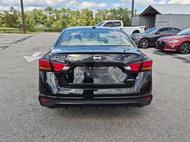 Used 2025 Nissan Altima 2.5 SV AWD/4WD image 6
