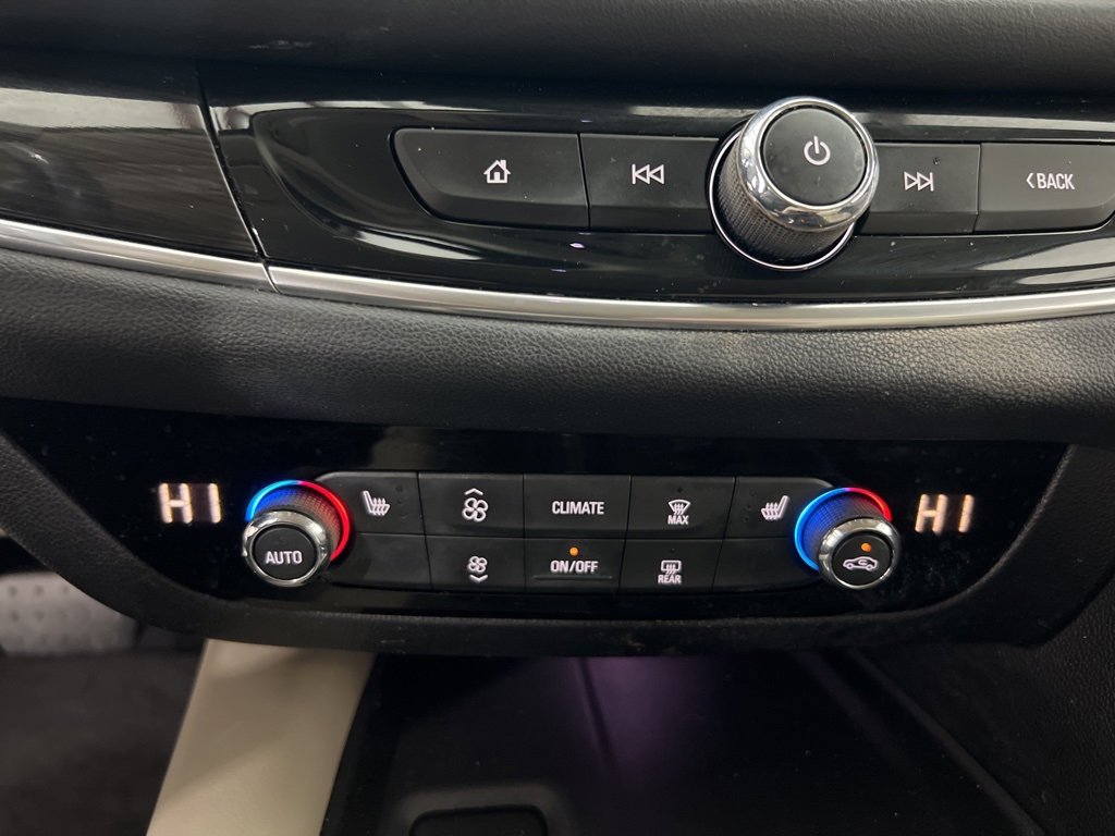 Used 2019 Buick Enclave Essence w/ LPO, Luxury Package image 14