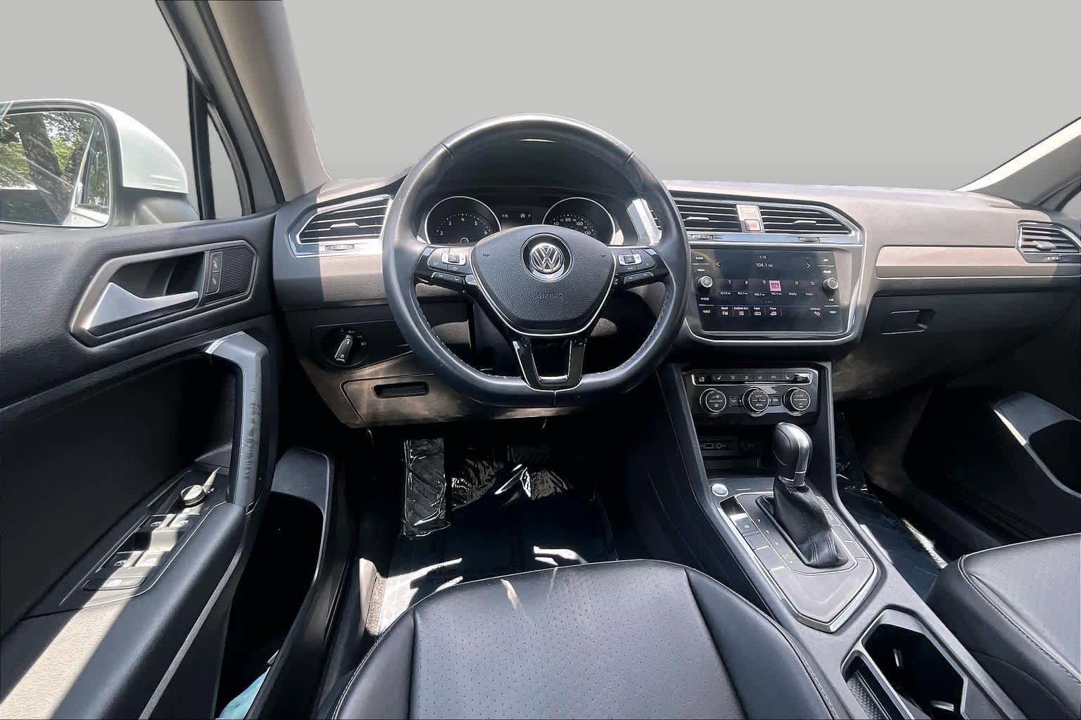 Used 2019 Volkswagen Tiguan SE w/ Panoramic Sunroof Package FWD image 6