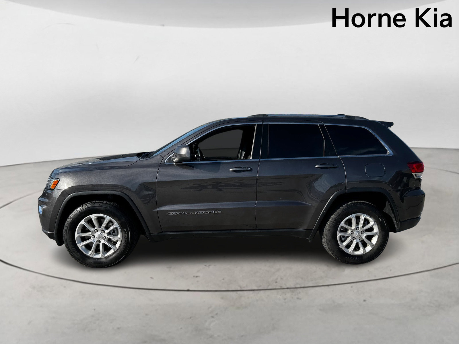 Used 2021 Jeep Grand Cherokee Laredo image 6