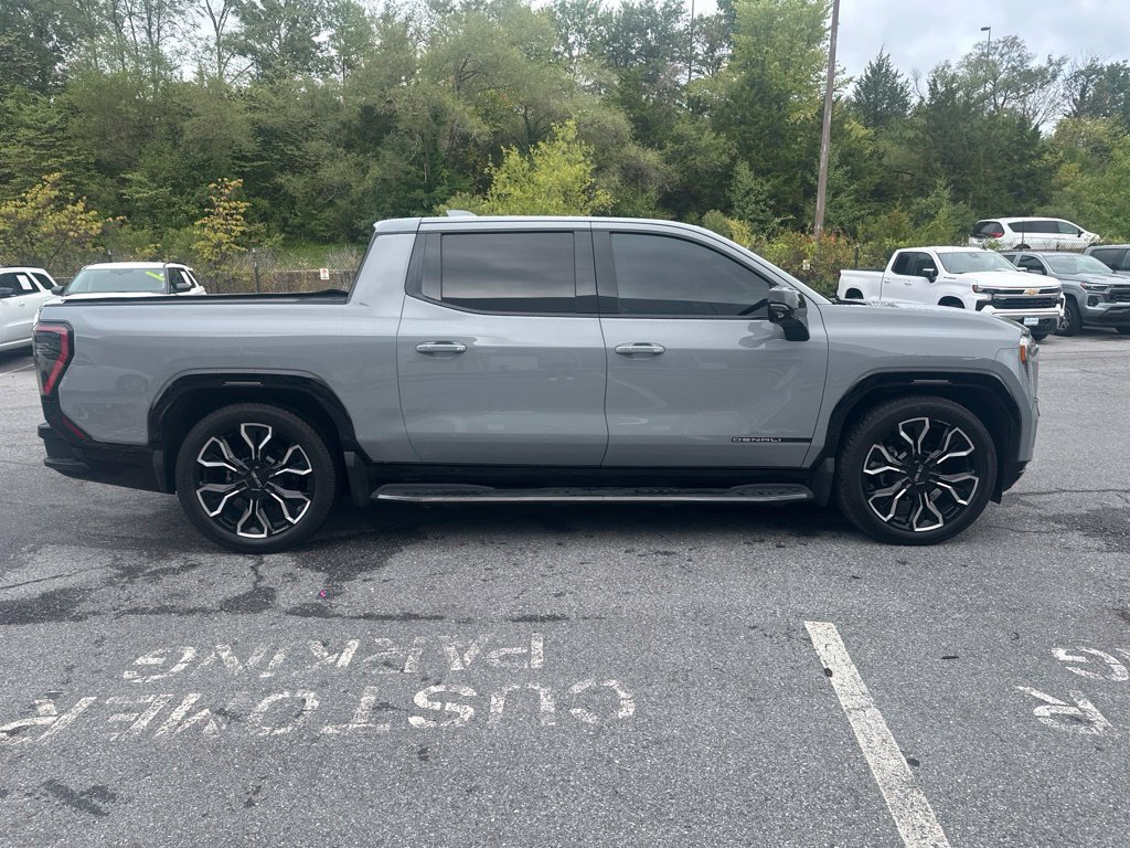 Used 2024 GMC Sierra EV Denali AWD/4WD image 4