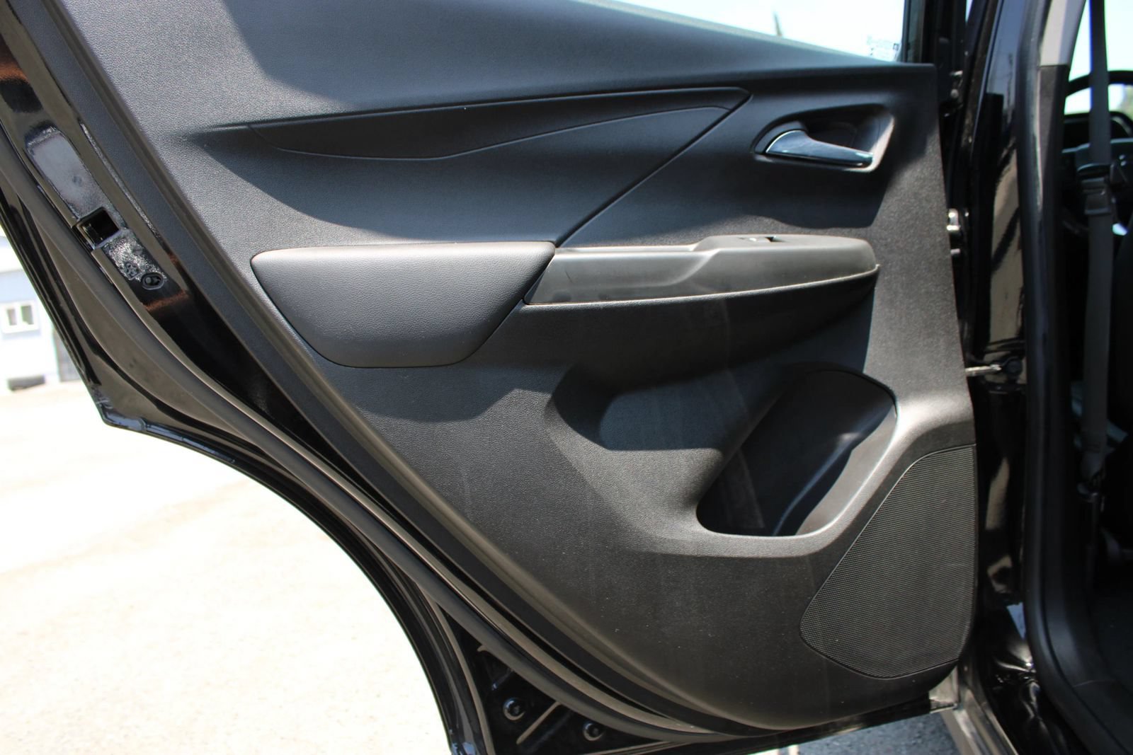 Used 2022 Chevrolet Bolt LT w/ Infotainment Package FWD image 22
