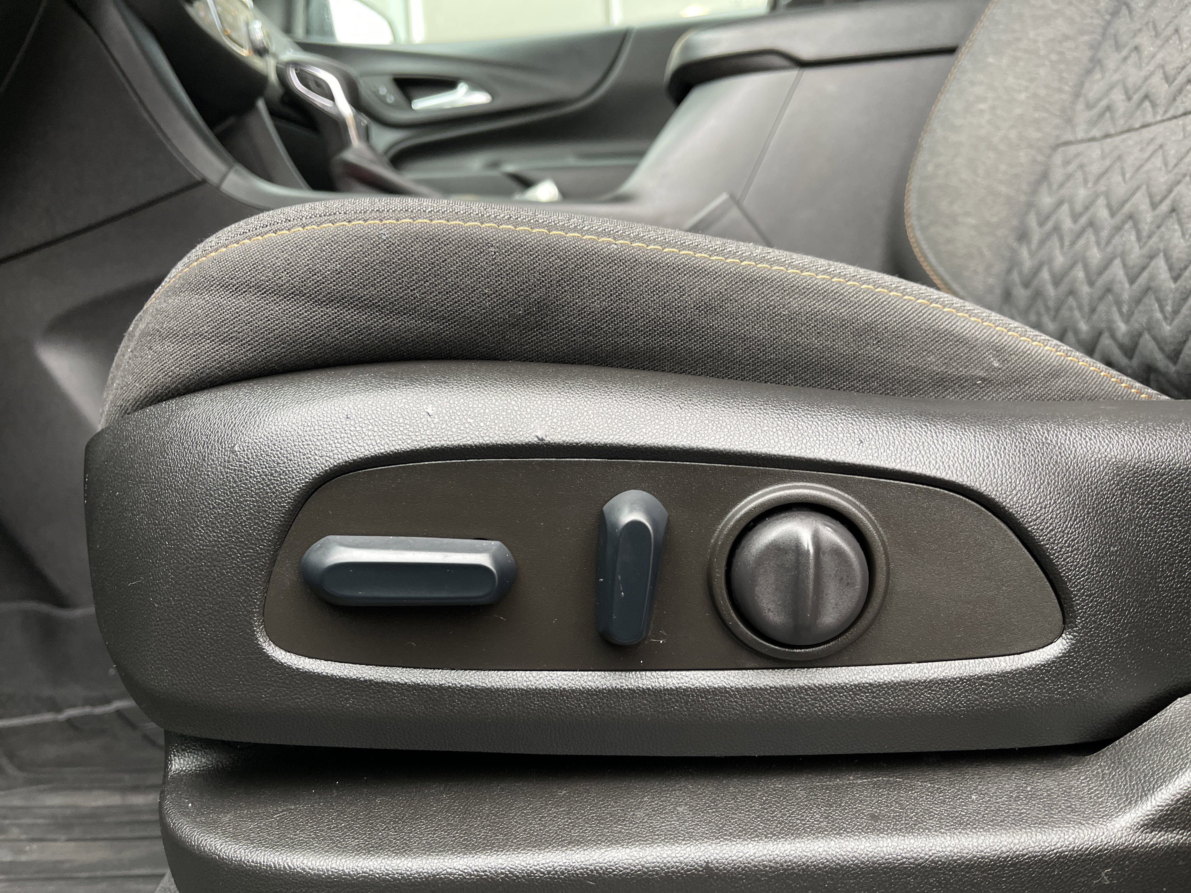 Used 2022 Chevrolet Equinox LT image 17