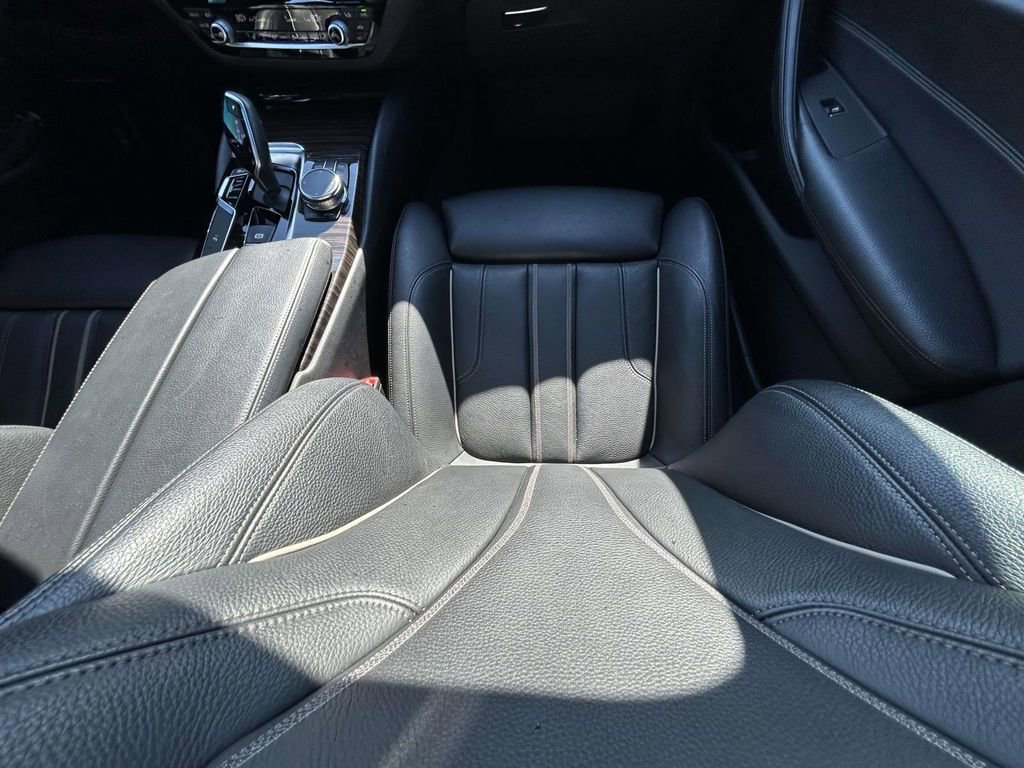 Used 2018 BMW 530i w/ Premium Package image 15