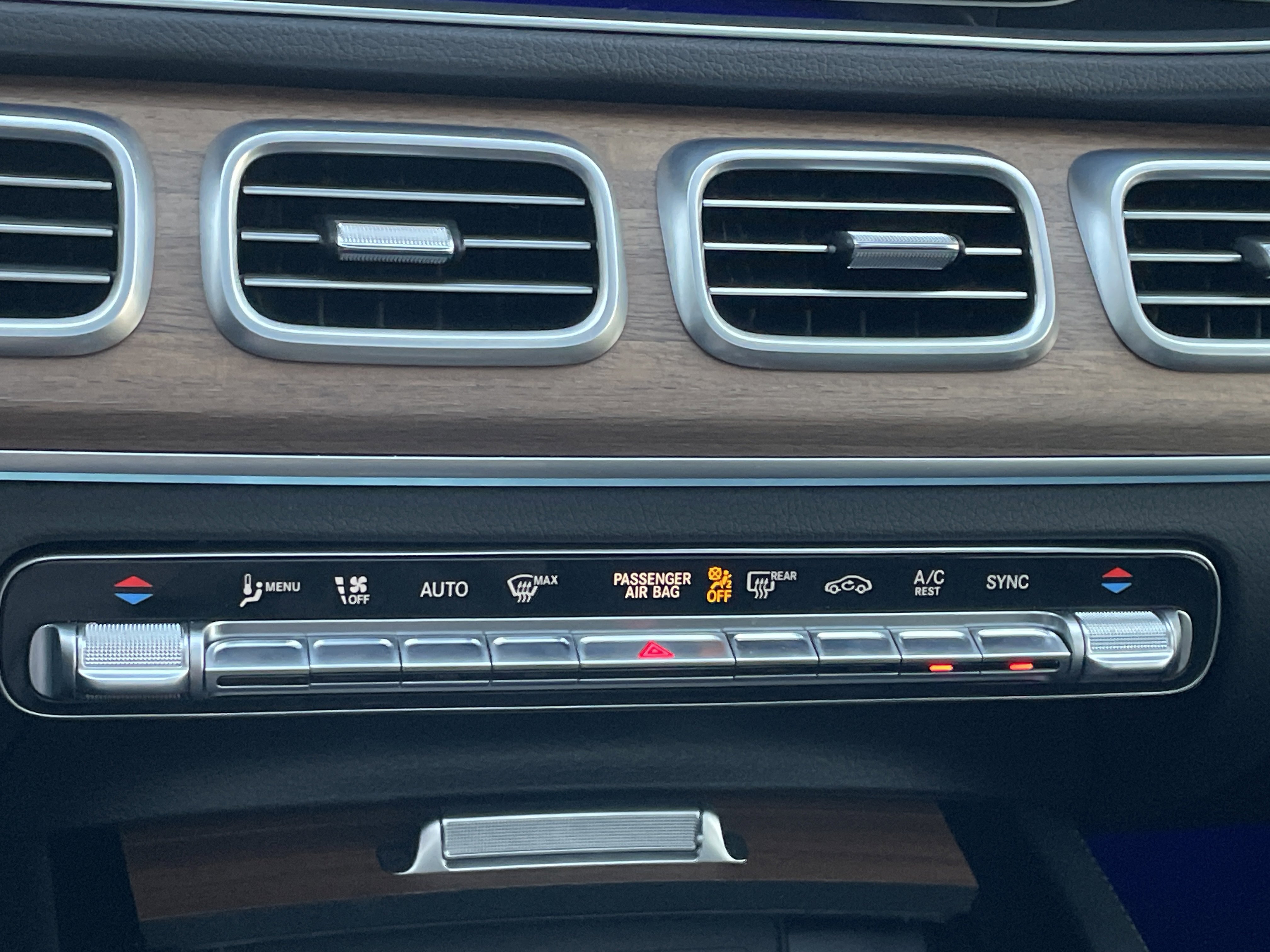 Certified 2025 Mercedes-Benz GLE 350 4MATIC image 32