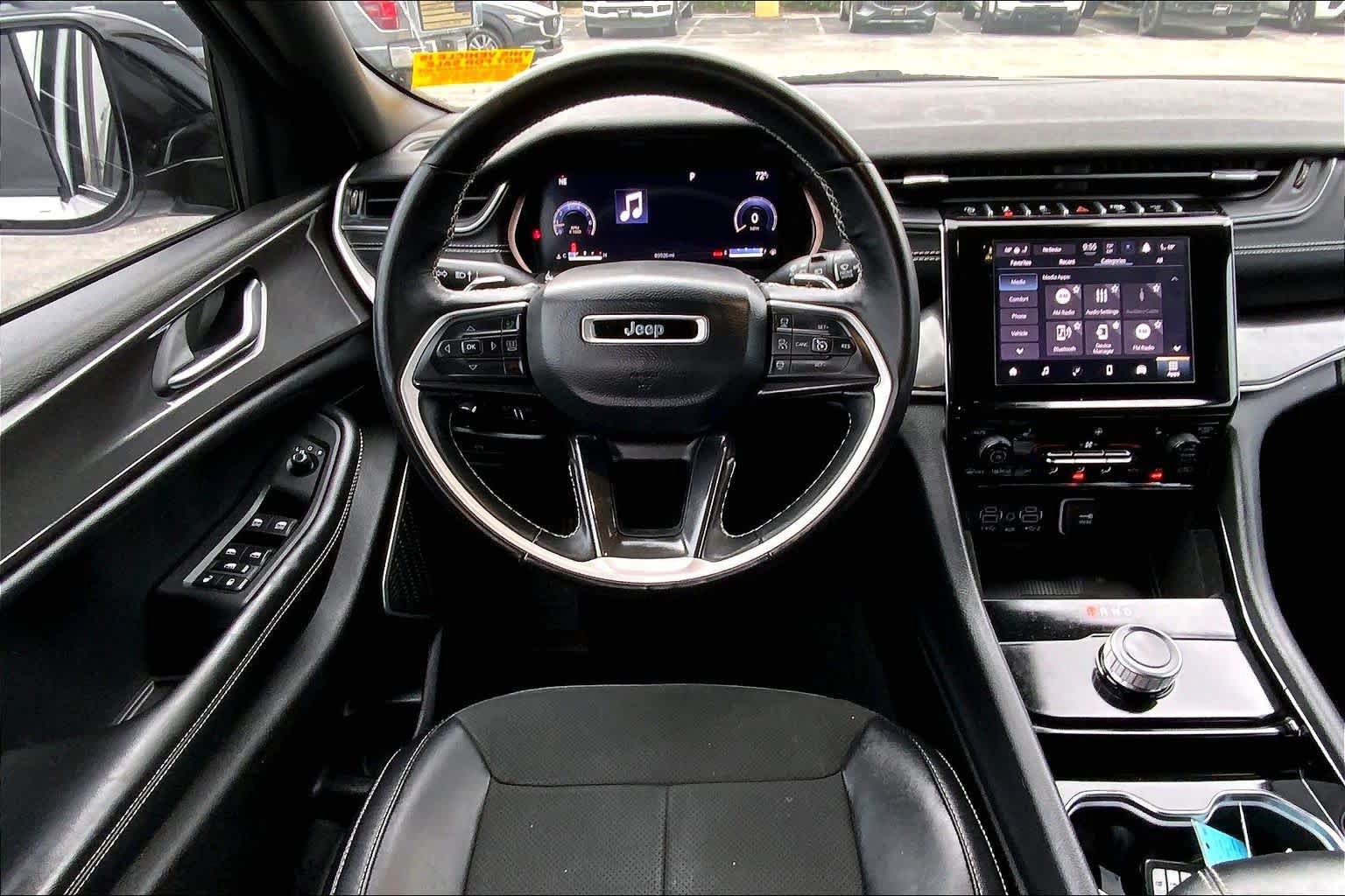 Used 2022 Jeep Grand Cherokee Altitude AWD/4WD image 8