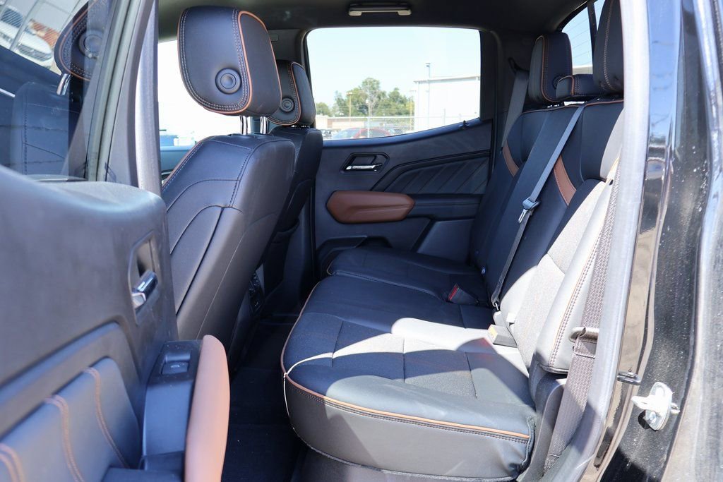 Used 2024 GMC Canyon AT4 image 9