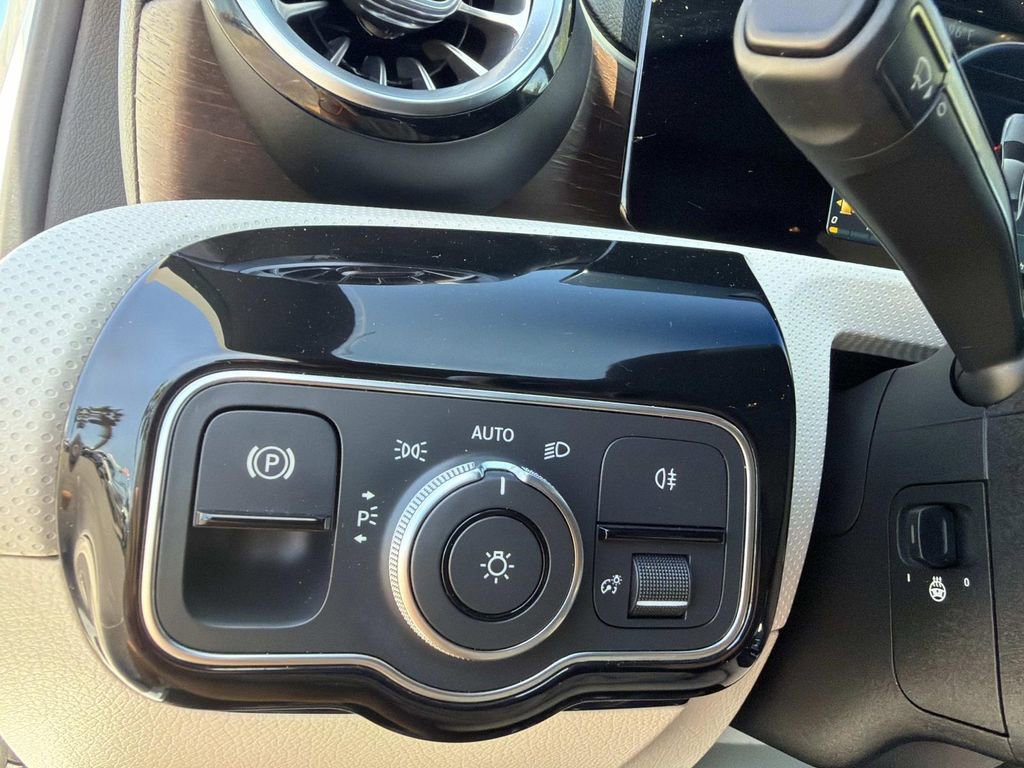 Used 2019 Mercedes-Benz A 220 4MATIC image 29