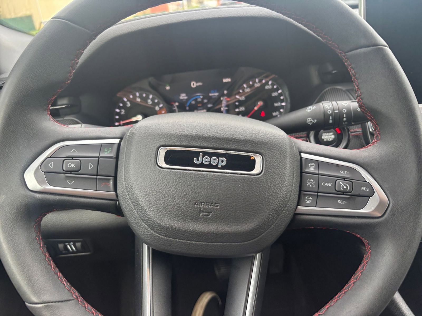 Used 2025 Jeep Compass Trailhawk image 25