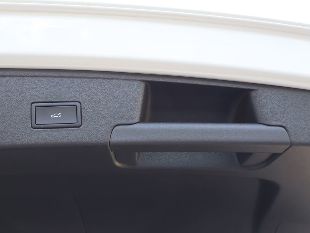 New 2026 Volkswagen Atlas Cross Sport SE image 23