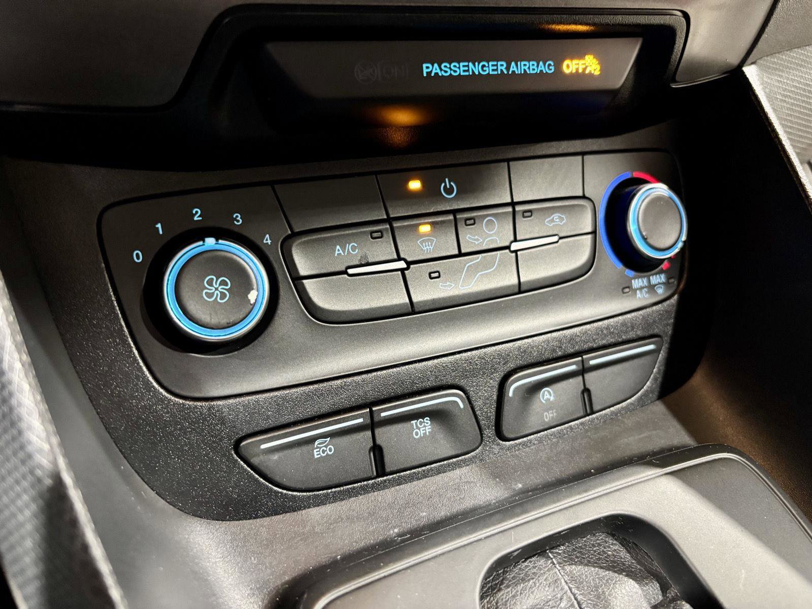 Used 2020 Ford Transit Connect XL image 35