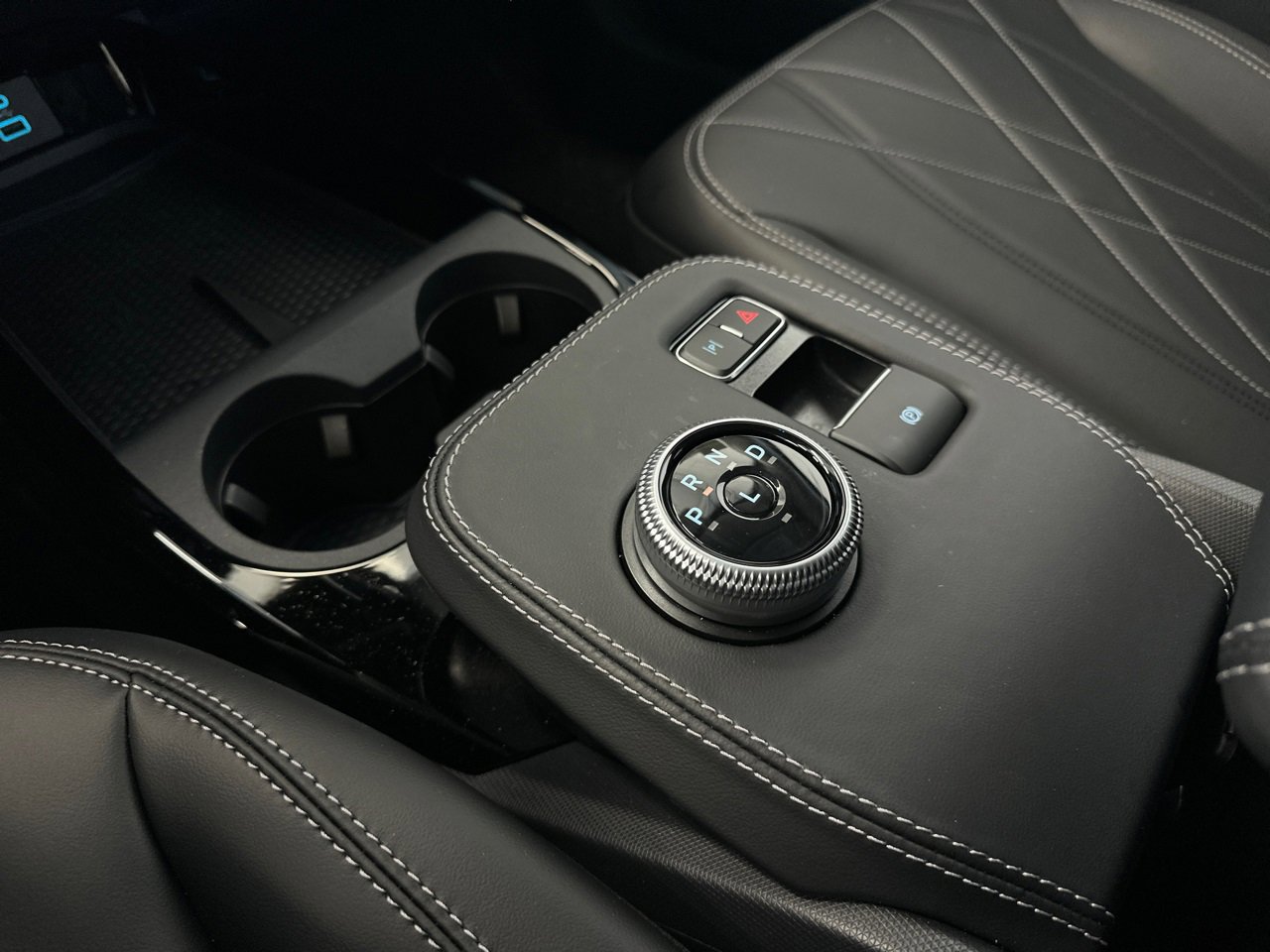 New 2024 Ford Mustang Mach-E Select w/ Comfort Package Lite image 29