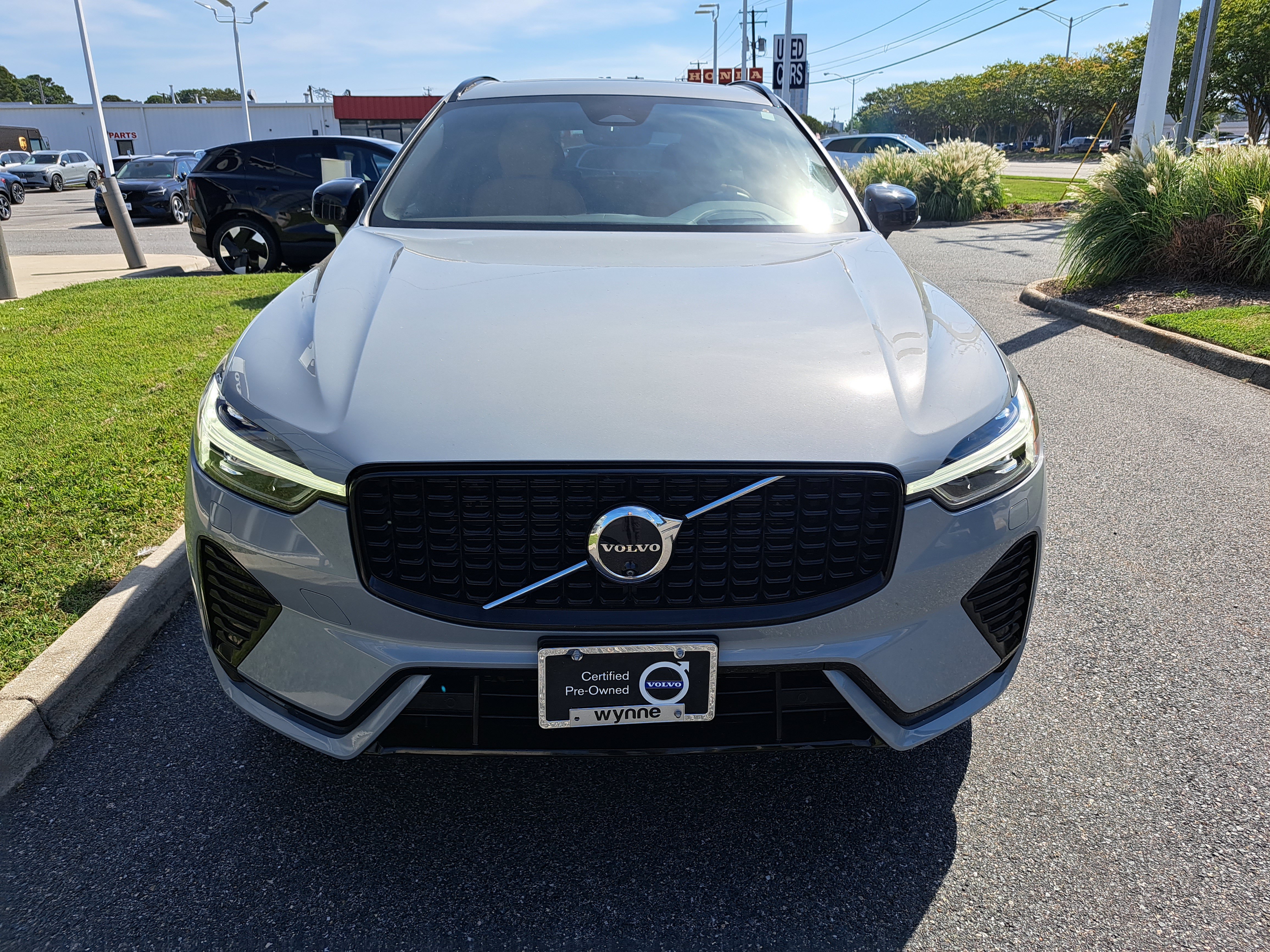 New 2024 Volvo XC60 B5 Ultimate w/ Protection Package Premier AWD/4WD image 3