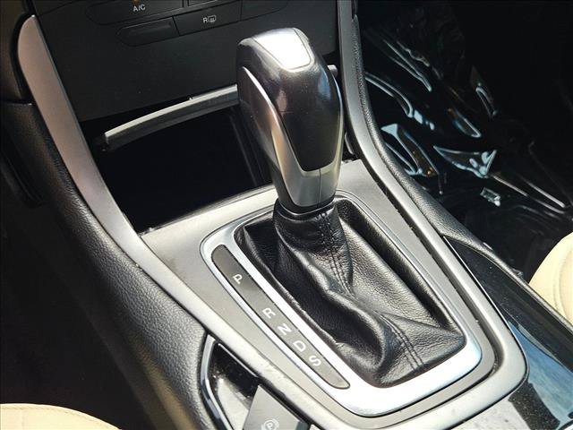 Used 2015 Ford Edge SE FWD image 16