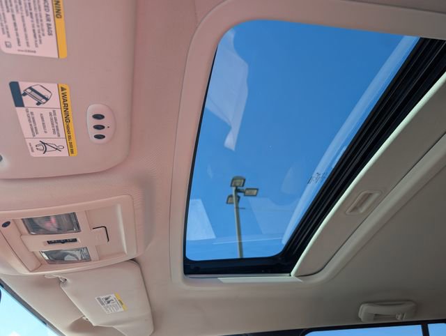 Used 2011 Jeep Liberty Limited w/ Tire & Wheel Group image 14