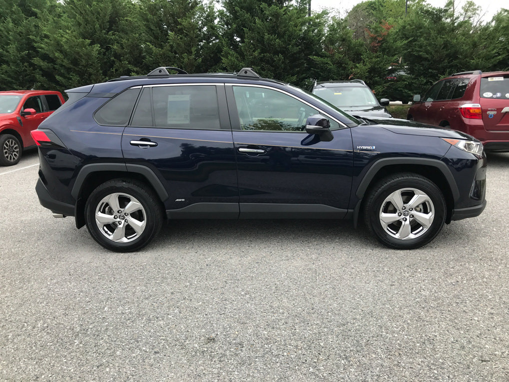 Used 2020 Toyota RAV4 Limited AWD/4WD image 9