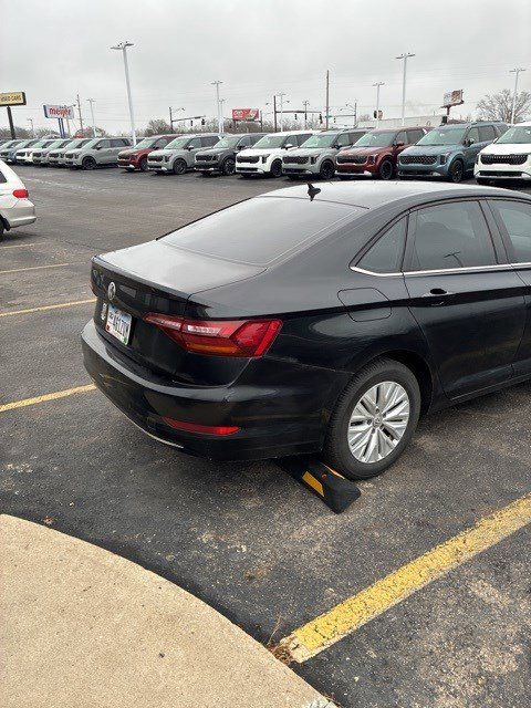 Used 2019 Volkswagen Jetta image 16