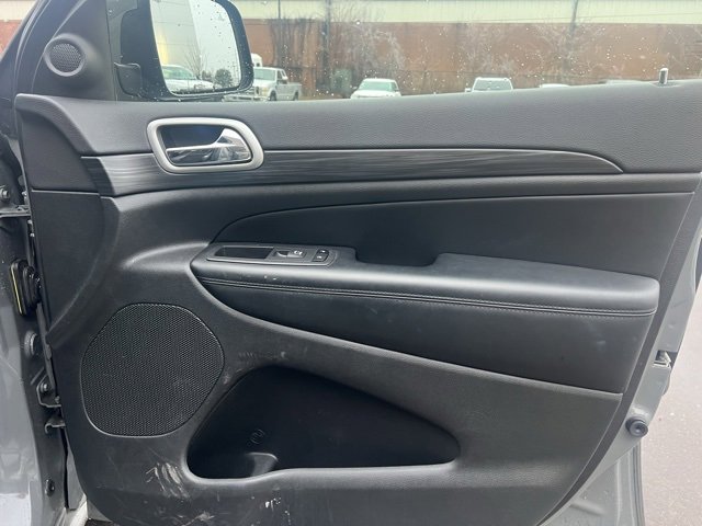 Used 2022 Jeep Grand Cherokee Laredo X image 10