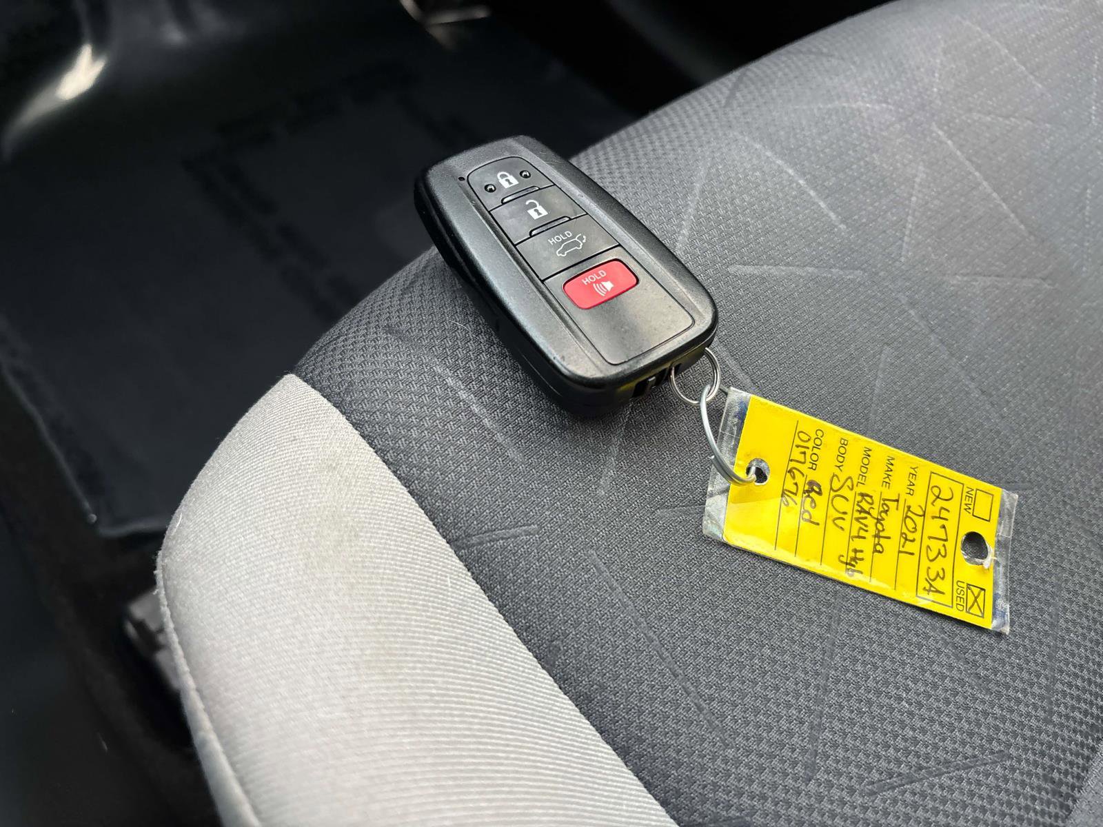 Used 2021 Toyota RAV4 XLE w/ Convenience Package image 32