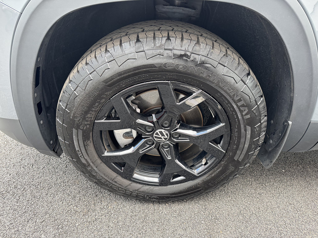 Used 2024 Volkswagen Atlas Peak Edition SE AWD/4WD image 27